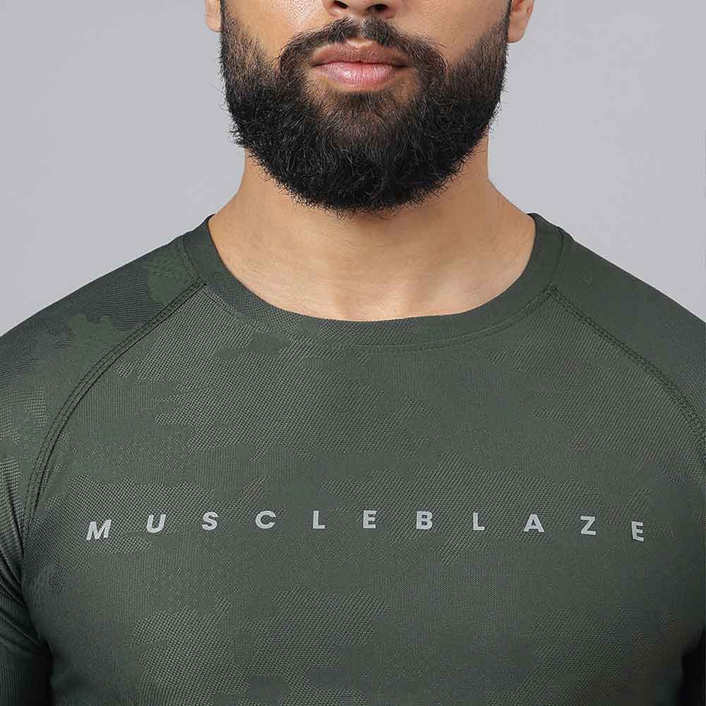 7 - MuscleBlaze Camo Dry-Fit Active Tee Half Sleeve,  Olive  Small