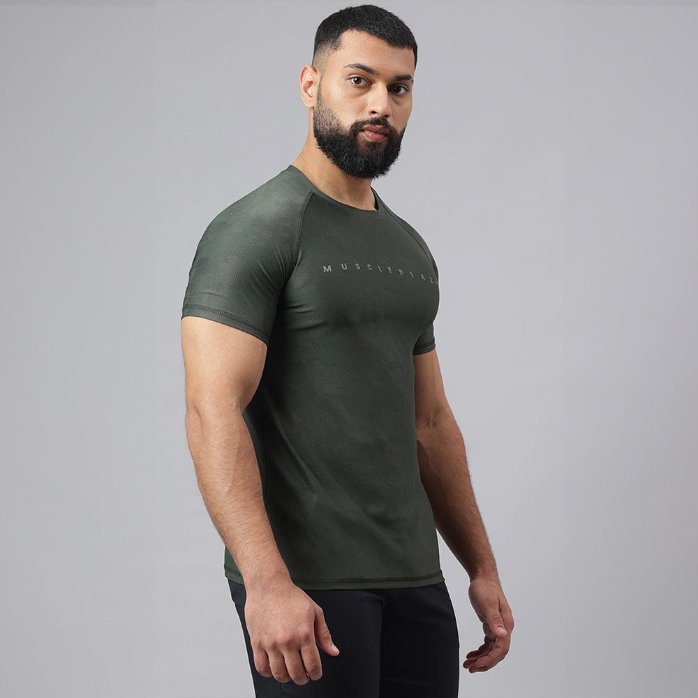 4 - MuscleBlaze Camo Dry-Fit Active Tee Half Sleeve,  Olive  Small