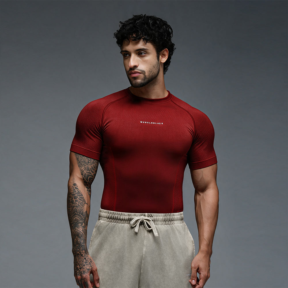 3 - MuscleBlaze Z Verse Aeroweave Seamless Compression, Large Rogue Oxblood