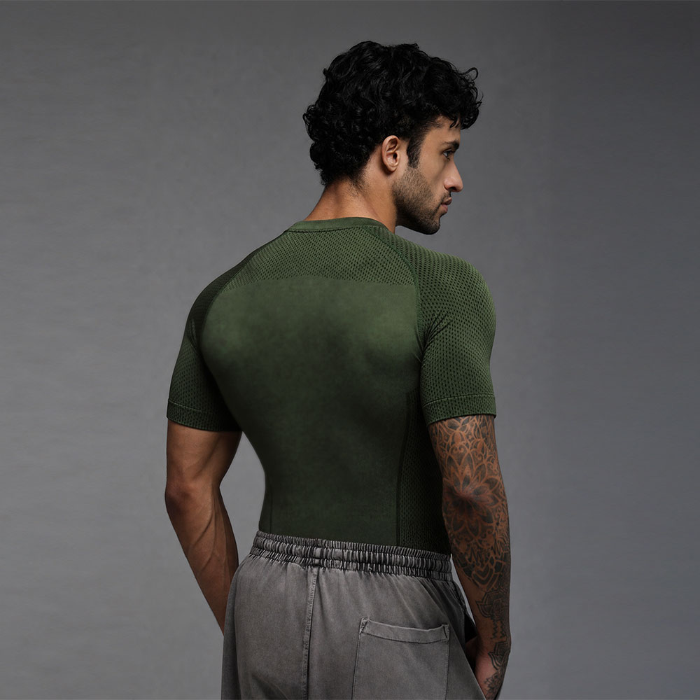 6 - MuscleBlaze Z Verse Aeroweave Seamless Compression,  X-Large  Combat Olive