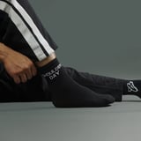 https://img2.hkrtcdn.com/39962/prd_3996141-MuscleBlaze-RepSet-Socks-Combo-Black5-Pack-Ankle-Length_o.jpg