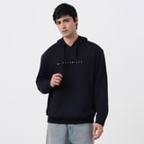 https://img2.hkrtcdn.com/43516/prd_4351561-MuscleBlaze-Carnage-Hoodie-XLarge-Black_o.jpg
