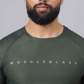 7 - MuscleBlaze Camo Dry-Fit Active Tee Half Sleeve,  Olive  Small