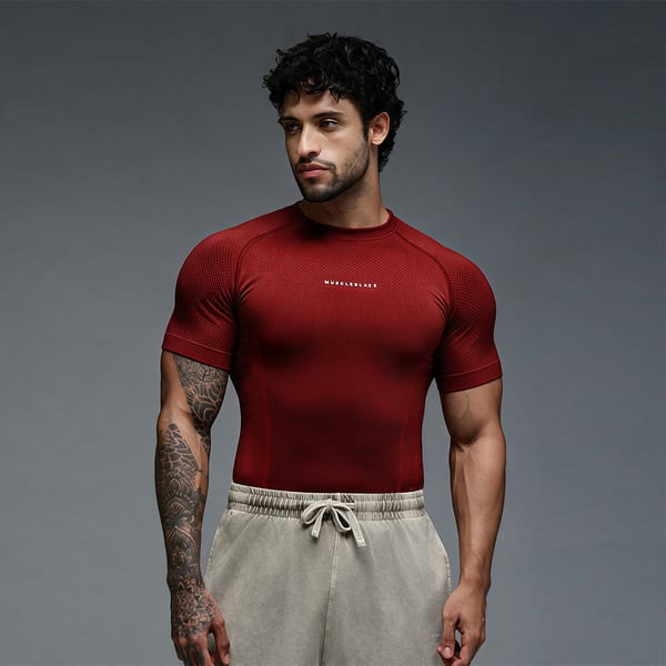 MuscleBlaze Z Verse Aeroweave Seamless Compression, Medium Rogue Oxblood
